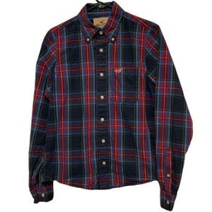 HOLLISTER SIZE MEDIUM PLAID LONG SLEEVED BUTTON SHIRT